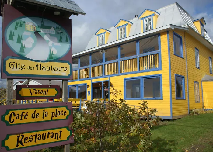 Gite Des Hauteurs Et Cafe De La Place