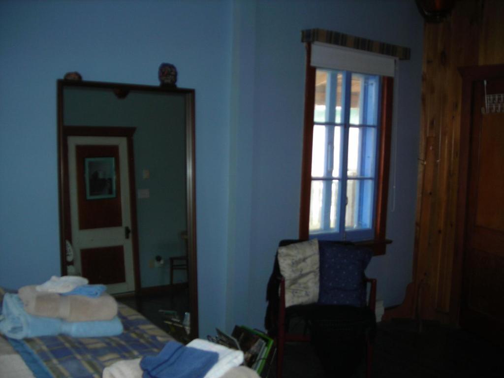 Des Hauteurs Et Cafe De La Place Bed & Breakfast 4*