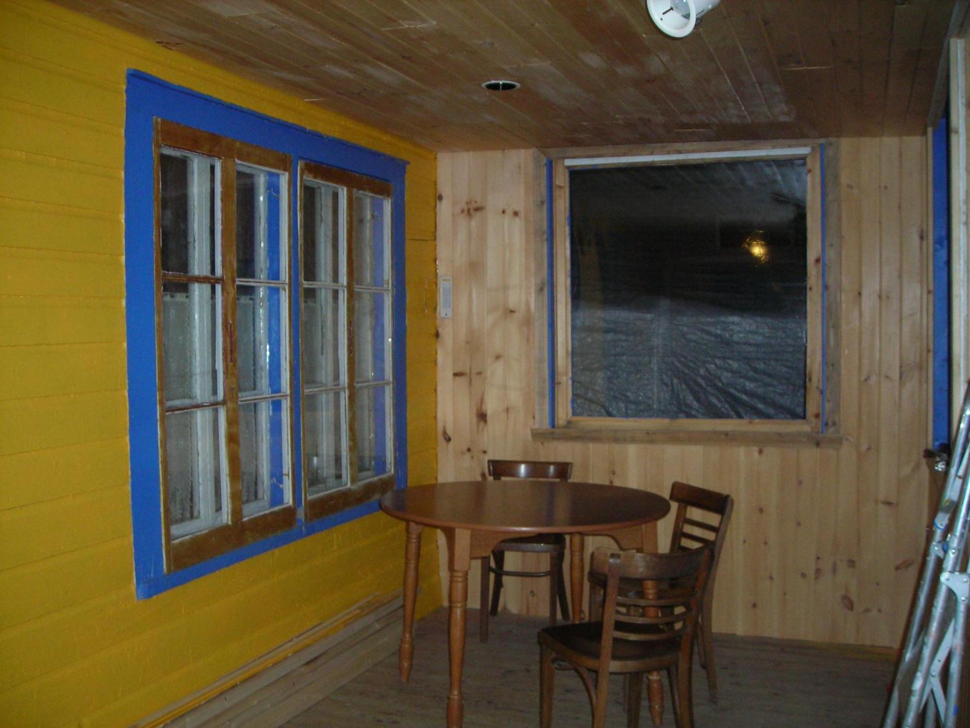 Des Hauteurs Et Cafe De La Place Bed & Breakfast